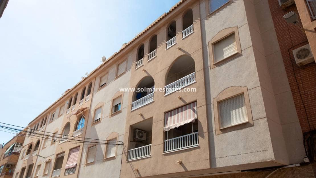 2 slaapkamer Appartement te koop in Torrevieja met zwembad - € 117.260 (Ref: 9401760)