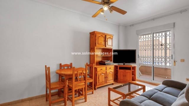 2 slaapkamer Appartement te koop in Centro - Muelle Pesquero, Torrevieja met zwembad - € 117.260 (Ref: 9401760)