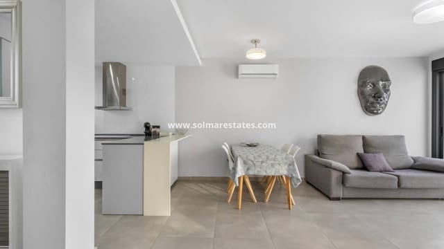 2 slaapkamer Appartement te koop in Punta Prima, Torrevieja met zwembad - € 289.900 (Ref: 9401762)