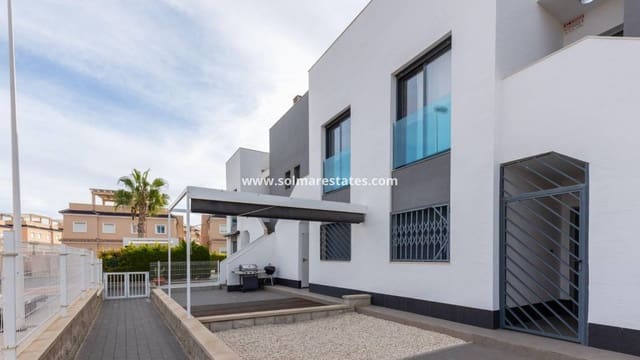 2 slaapkamer Appartement te koop in Punta Prima, Torrevieja met zwembad - € 289.900 (Ref: 9401762)