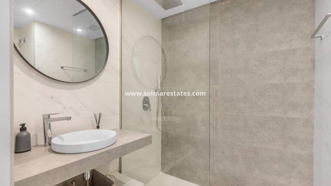 2 chambre Appartement à vendre à Punta Prima avec piscine - 289 900 € (Ref: 9401762)