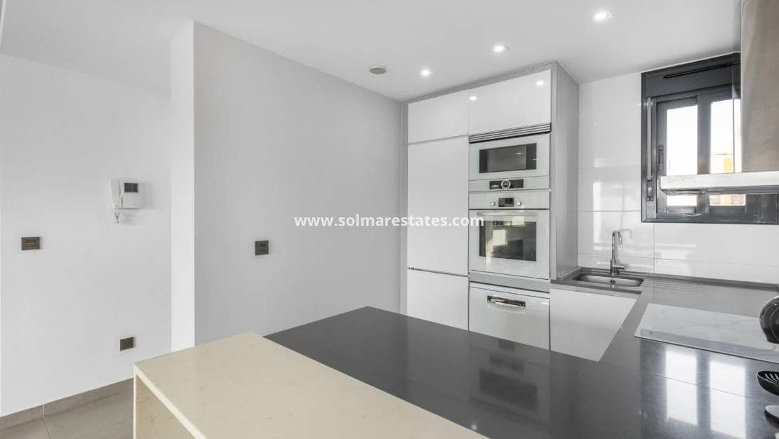 2 chambre Appartement à vendre à Punta Prima avec piscine - 269 900 € (Ref: 9401762)