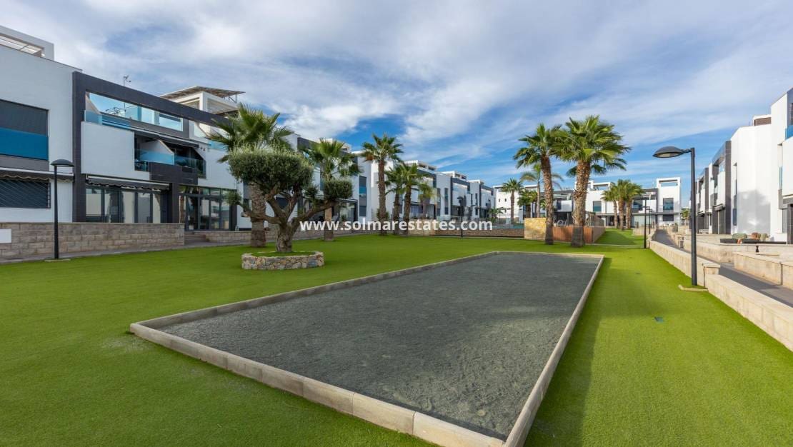 2 chambre Appartement à vendre à Punta Prima avec piscine - 269 900 € (Ref: 9401762)