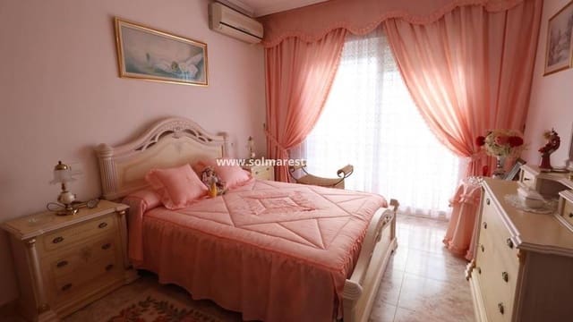 5 quarto Moradia para venda em Villamartin, Orihuela com piscina - 850 000 € (Ref: 9402535)