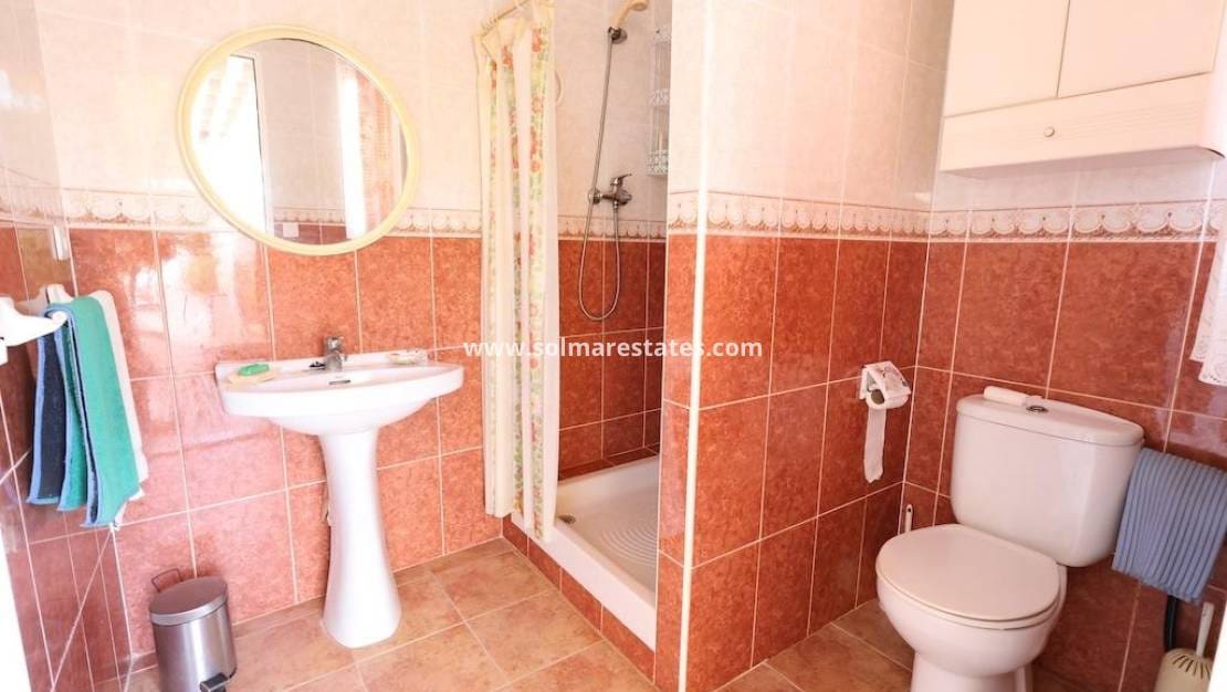 5 slaapkamer Villa te koop in Villamartin met zwembad - € 850.000 (Ref: 9402535)