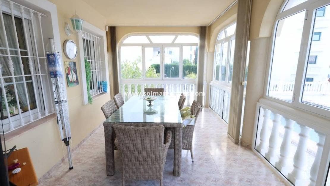 5 slaapkamer Villa te koop in Villamartin met zwembad - € 850.000 (Ref: 9402535)