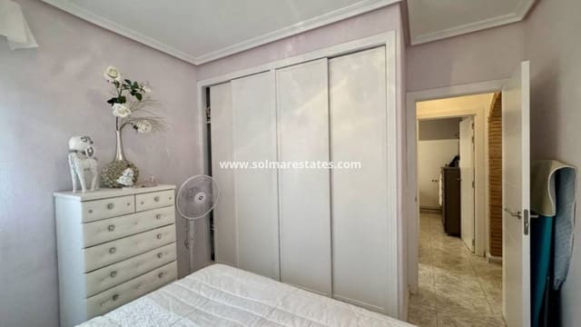 3 soverom Kjedet enebolig til salgs i Playa Flamenca, Orihuela med svømmebasseng - € 229 995 (Ref: 9404628)