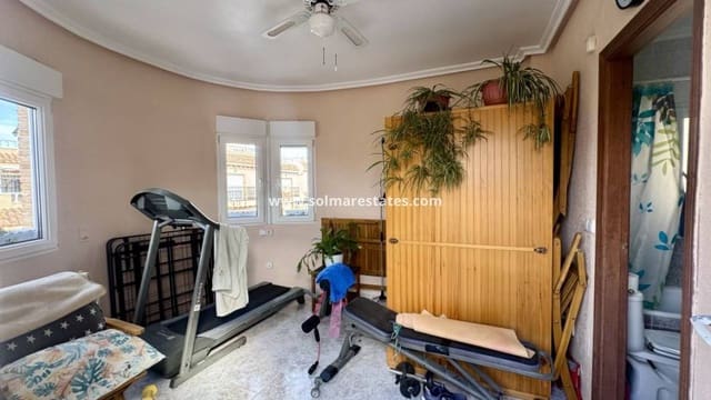 3 soverom Kjedet enebolig til salgs i Playa Flamenca, Orihuela med svømmebasseng - € 229 995 (Ref: 9404628)