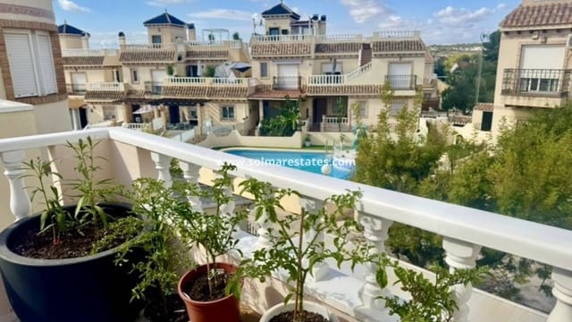 3 soverom Kjedet enebolig til salgs i Playa Flamenca, Orihuela med svømmebasseng - € 229 995 (Ref: 9404628)