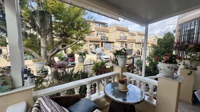 3 soverom Kjedet enebolig til salgs i Playa Flamenca, Orihuela med svømmebasseng - € 229 995 (Ref: 9404628)