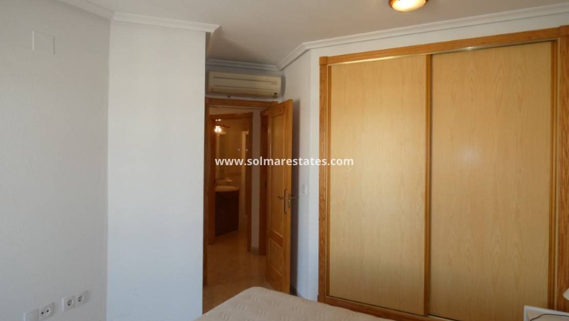 3 camera da letto Appartamento in vendita in Playa Flamenca con piscina - 265.000 € (Rif: 9409381)