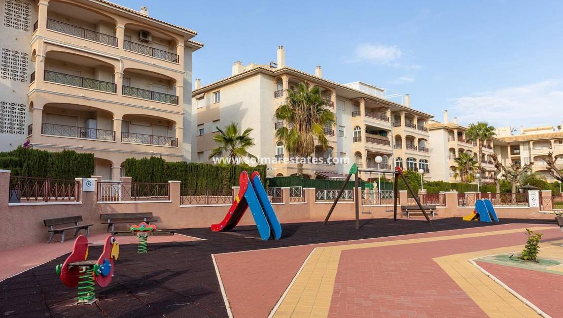 3 camera da letto Appartamento in vendita in Playa Flamenca con piscina - 265.000 € (Rif: 9409381)