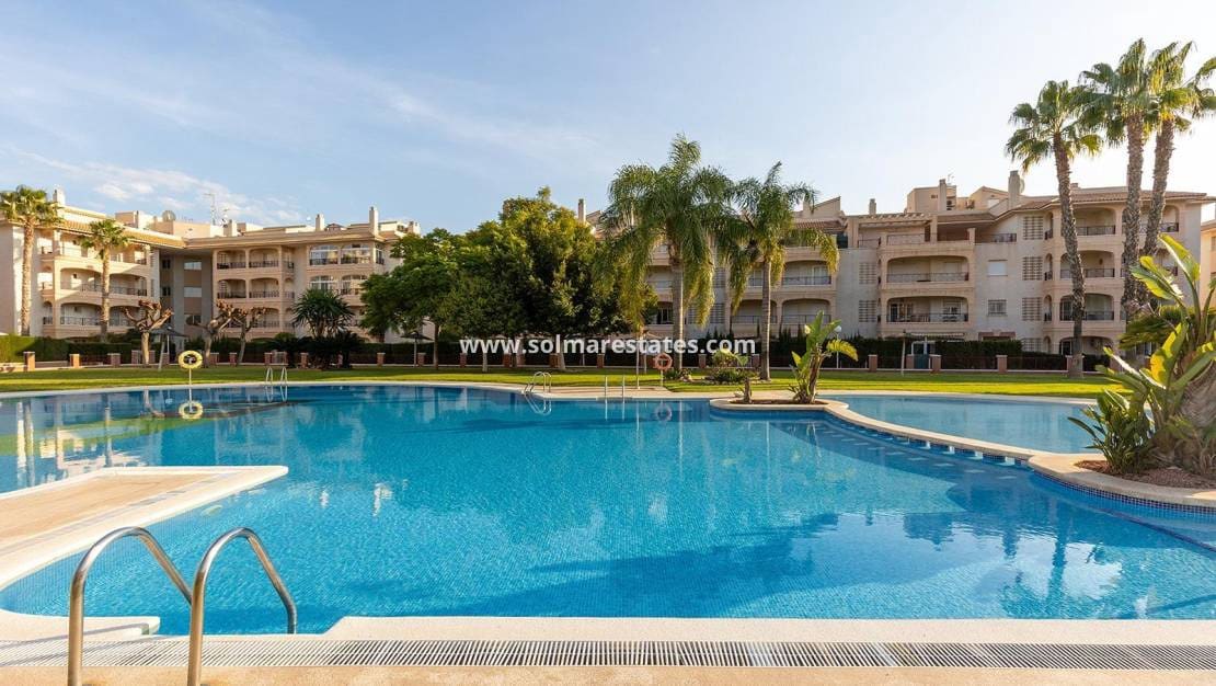 3 camera da letto Appartamento in vendita in Playa Flamenca con piscina - 265.000 € (Rif: 9409381)