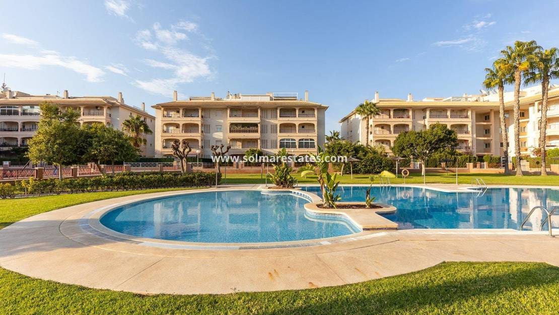 3 camera da letto Appartamento in vendita in Playa Flamenca con piscina - 265.000 € (Rif: 9409381)