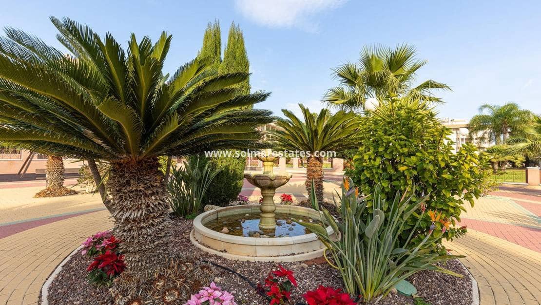 3 camera da letto Appartamento in vendita in Playa Flamenca con piscina - 265.000 € (Rif: 9409381)