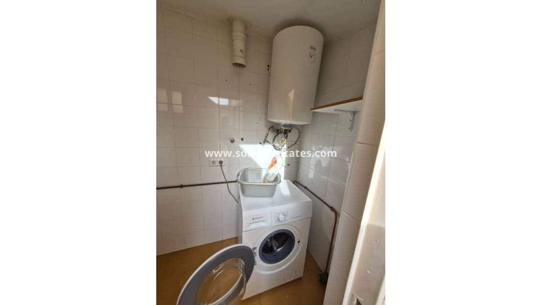 3 slaapkamer Huis te koop in Playa Flamenca met zwembad - € 165.000 (Ref: 9409382)