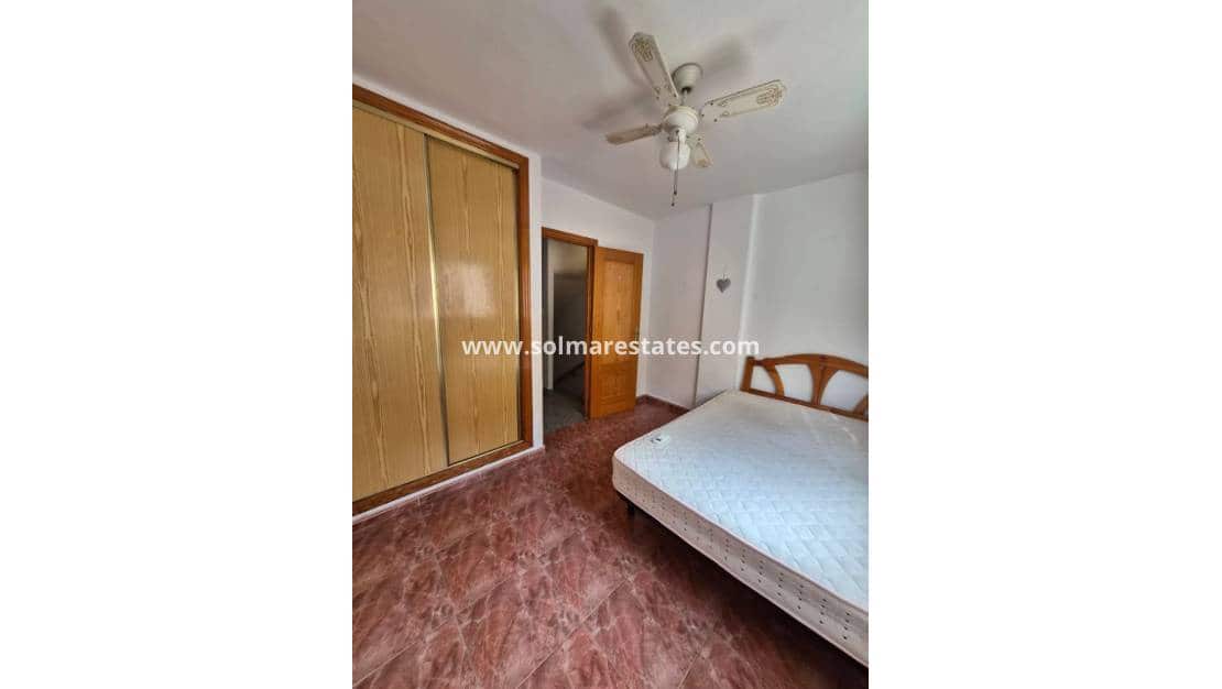 3 slaapkamer Huis te koop in Playa Flamenca met zwembad - € 165.000 (Ref: 9409382)