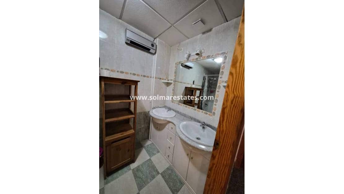 3 slaapkamer Huis te koop in Playa Flamenca met zwembad - € 165.000 (Ref: 9409382)