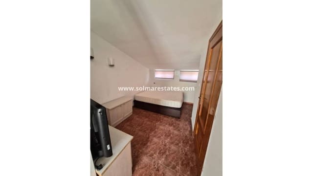 3 soverom Hus til salgs i Playa Flamenca, Orihuela med svømmebasseng - € 165 000 (Ref: 9409382)