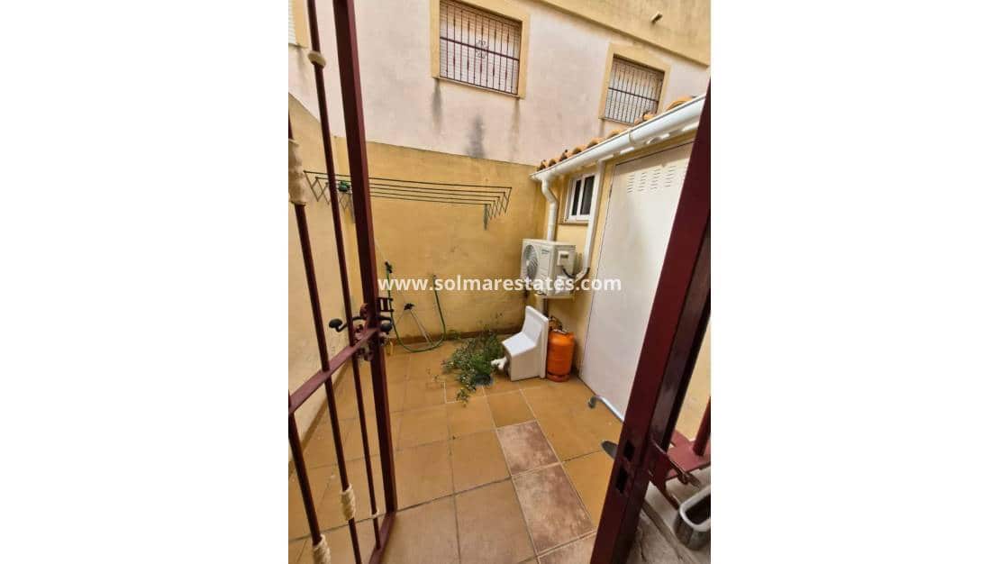 3 slaapkamer Huis te koop in Playa Flamenca met zwembad - € 165.000 (Ref: 9409382)