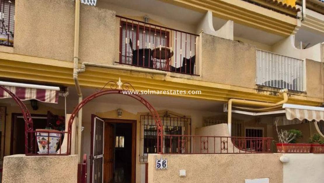 3 slaapkamer Huis te koop in Playa Flamenca met zwembad - € 165.000 (Ref: 9409382)