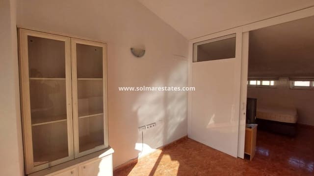 3 sypialnia Dom na sprzedaż w Playa Flamenca, Orihuela z basenem - 165 000 € (Ref: 9409382)