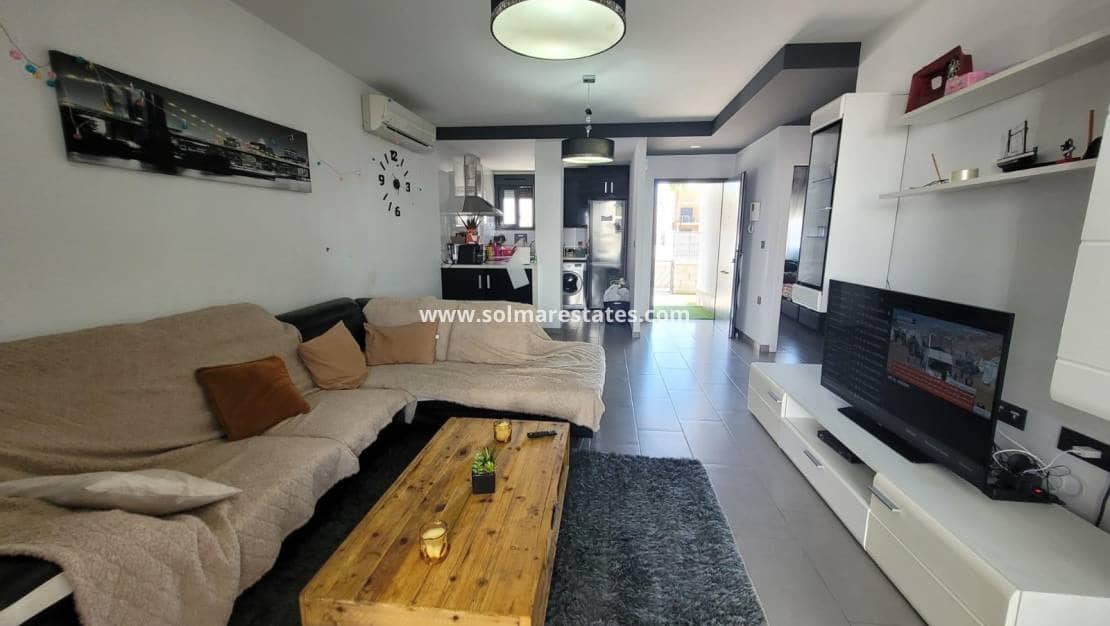 2 slaapkamer Appartement te koop in La Zenia met zwembad - € 289.000 (Ref: 9409929)