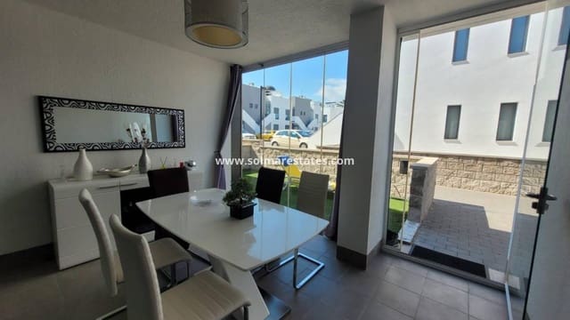 Apartamento de 2 habitaciones en La Zenia, Orihuela en venta con piscina - 289.000 € (Ref: 9409929)