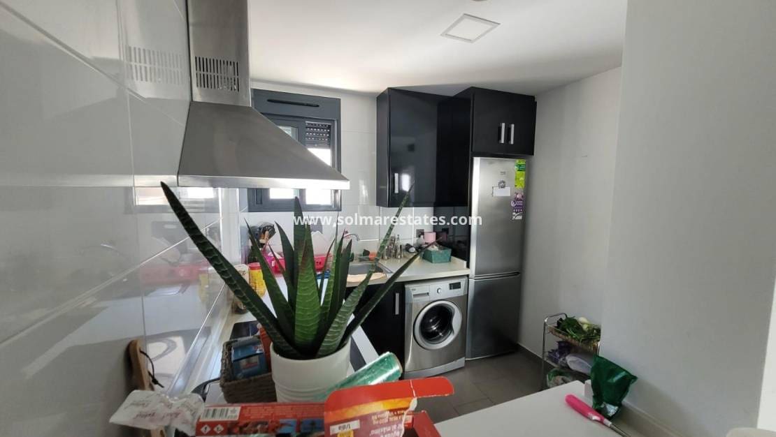 2 slaapkamer Appartement te koop in La Zenia met zwembad - € 289.000 (Ref: 9409929)