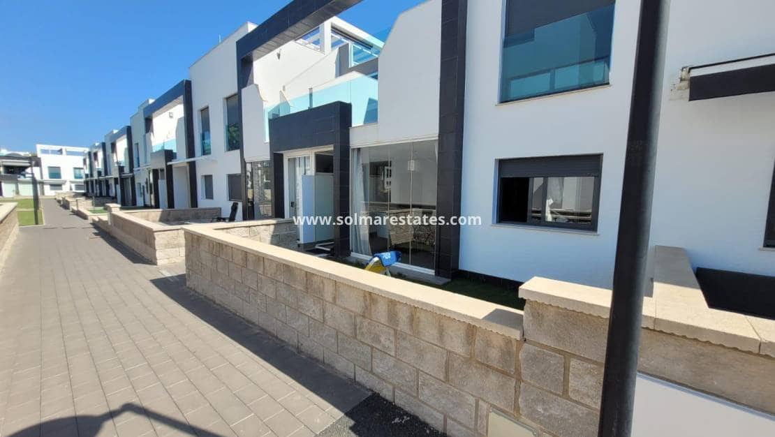 2 slaapkamer Appartement te koop in La Zenia met zwembad - € 289.000 (Ref: 9409929)