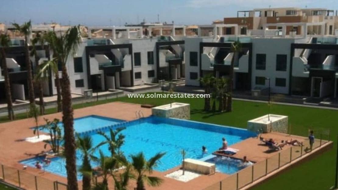 2 slaapkamer Appartement te koop in La Zenia met zwembad - € 289.000 (Ref: 9409929)