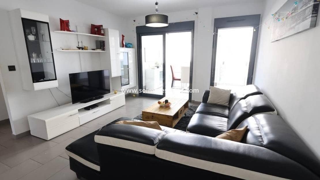 2 slaapkamer Appartement te koop in La Zenia met zwembad - € 289.000 (Ref: 9409929)