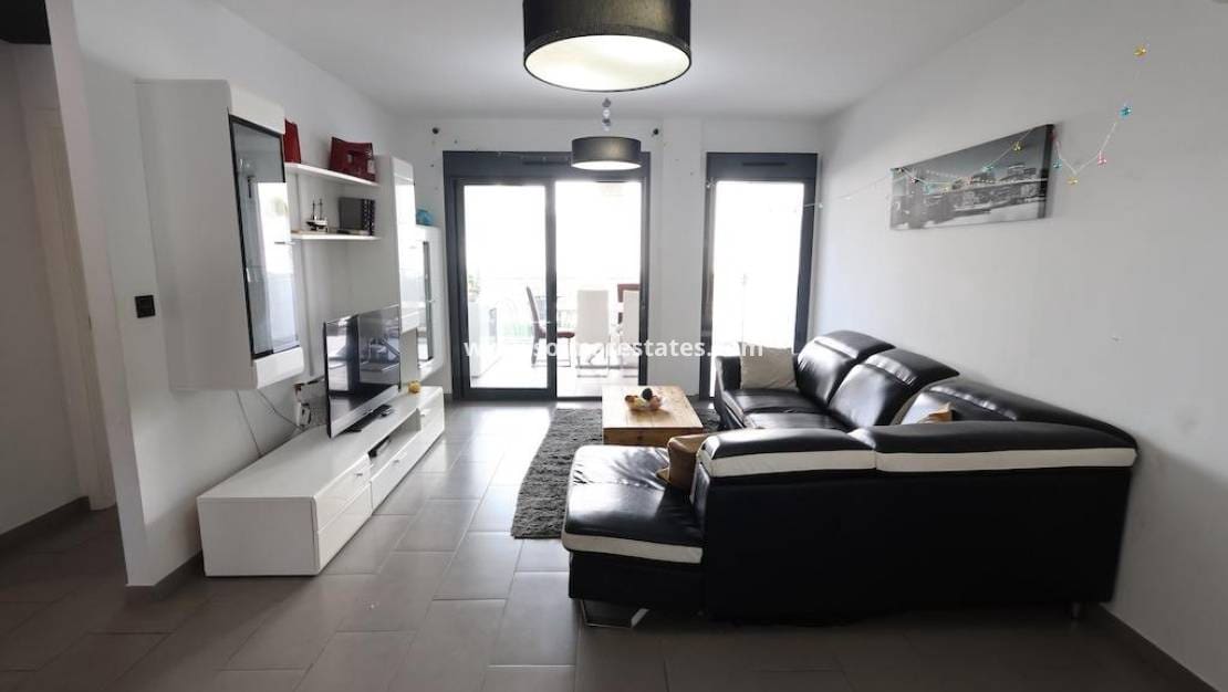 2 slaapkamer Appartement te koop in La Zenia met zwembad - € 289.000 (Ref: 9409929)
