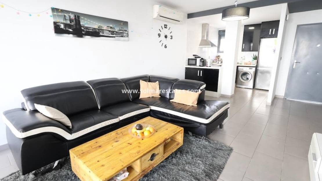 2 slaapkamer Appartement te koop in La Zenia met zwembad - € 289.000 (Ref: 9409929)