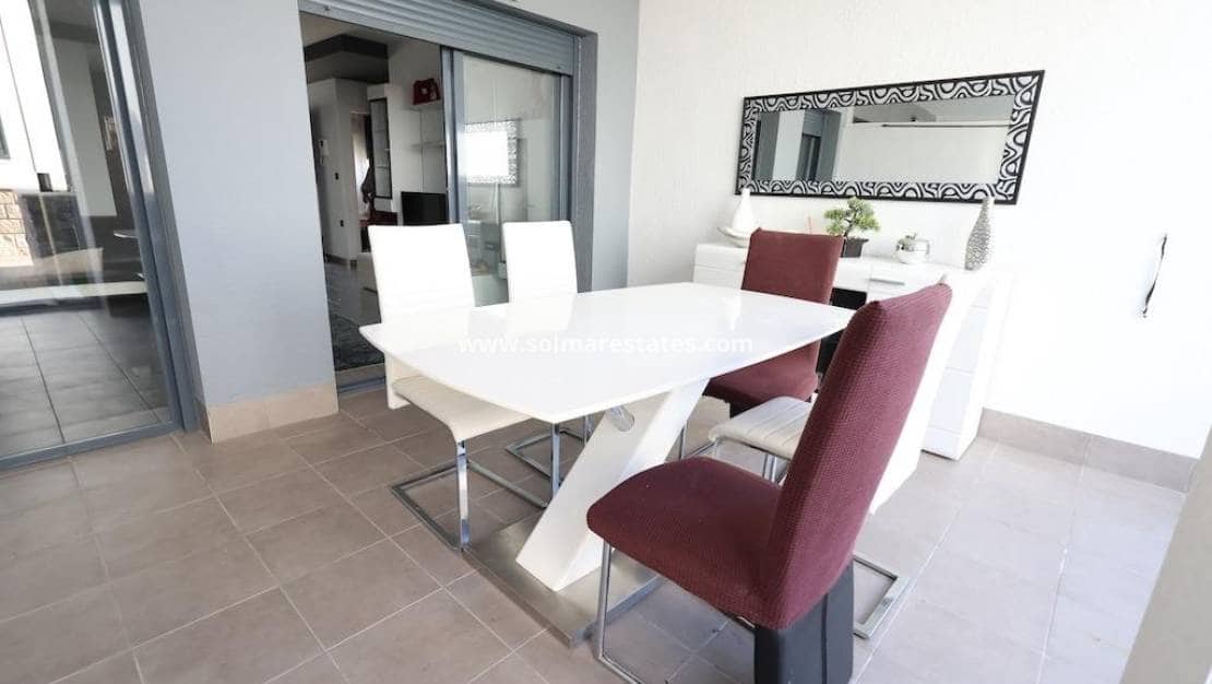 2 slaapkamer Appartement te koop in La Zenia met zwembad - € 289.000 (Ref: 9409929)