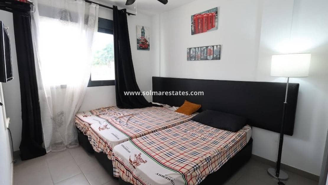 2 slaapkamer Appartement te koop in La Zenia met zwembad - € 289.000 (Ref: 9409929)