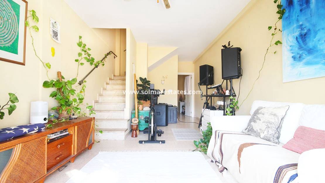 3 sypialnia Dom blizniak na sprzedaż w Villamartin z basenem - 164 950 € (Ref: 9409930)