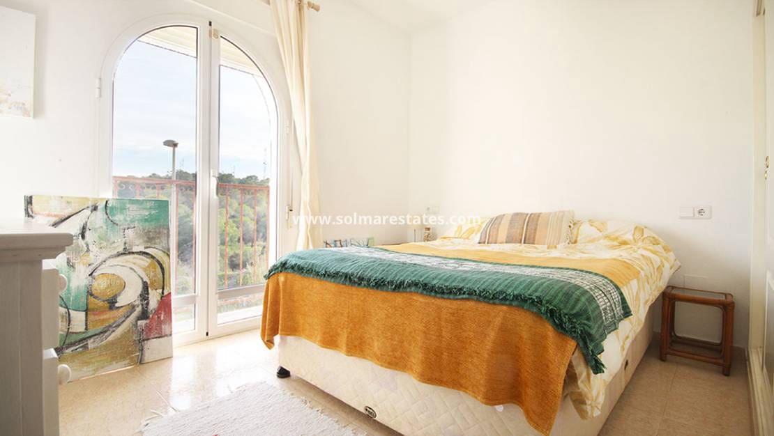 3 sypialnia Dom blizniak na sprzedaż w Villamartin z basenem - 164 950 € (Ref: 9409930)