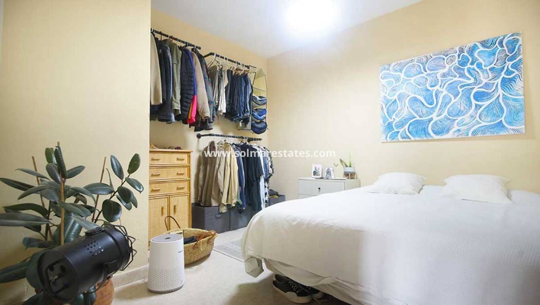 3 sypialnia Dom blizniak na sprzedaż w Villamartin z basenem - 164 950 € (Ref: 9409930)