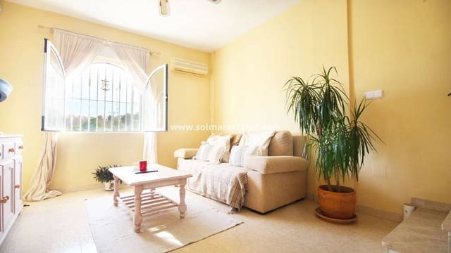 3 bedroom Semi-detached Villa for sale in Villamartin, Orihuela with pool - € 164,950 (Ref: 9409930)