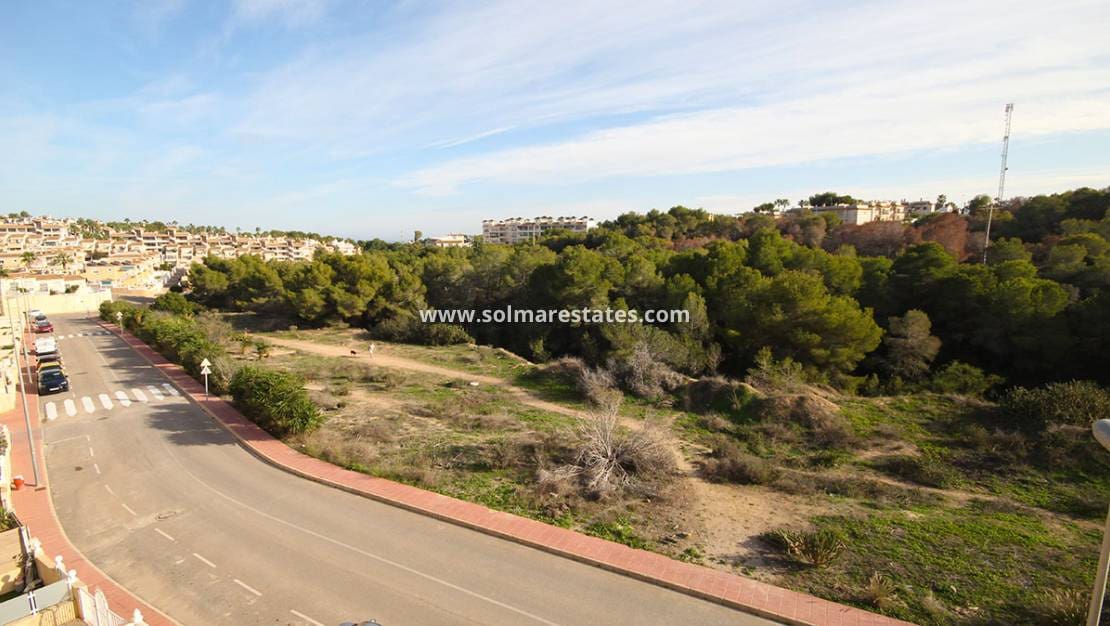 3 sypialnia Dom blizniak na sprzedaż w Villamartin z basenem - 164 950 € (Ref: 9409930)