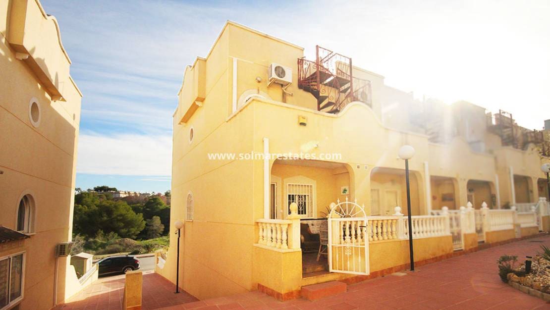 3 sypialnia Dom blizniak na sprzedaż w Villamartin z basenem - 164 950 € (Ref: 9409930)