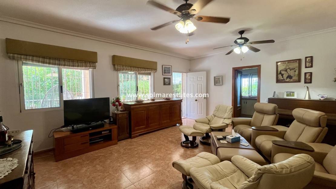 3 slaapkamer Villa te koop in Orihuela met zwembad - € 400.000 (Ref: 9410312)