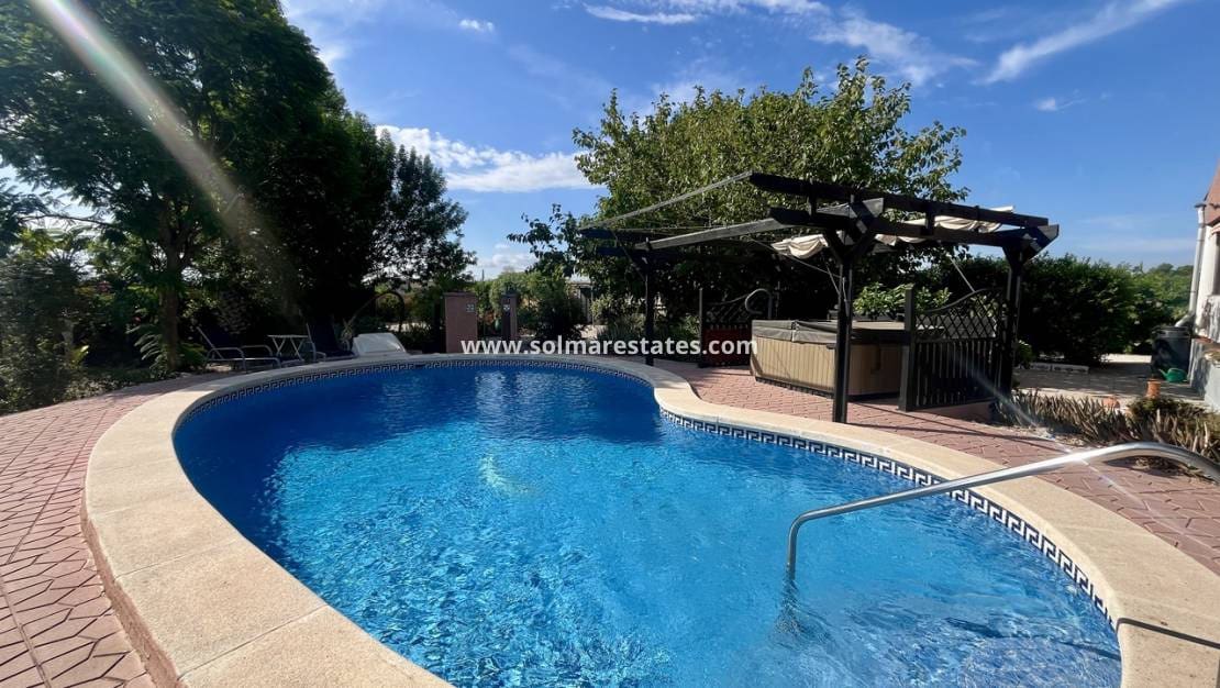 3 slaapkamer Villa te koop in Orihuela met zwembad - € 400.000 (Ref: 9410312)