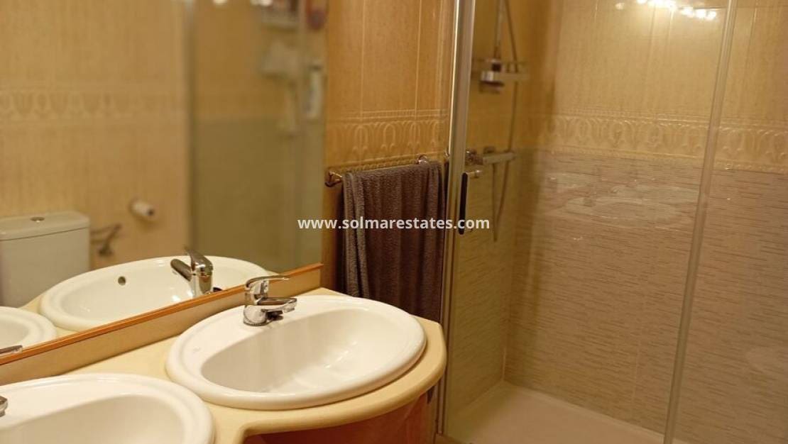 2 bedroom Apartment for sale in Daya Vieja - € 114,995 (Ref: 9410313)