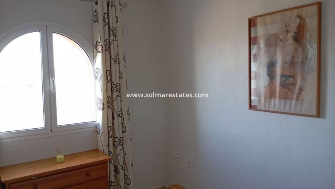 2 bedroom Apartment for sale in Daya Vieja - € 114,995 (Ref: 9410313)