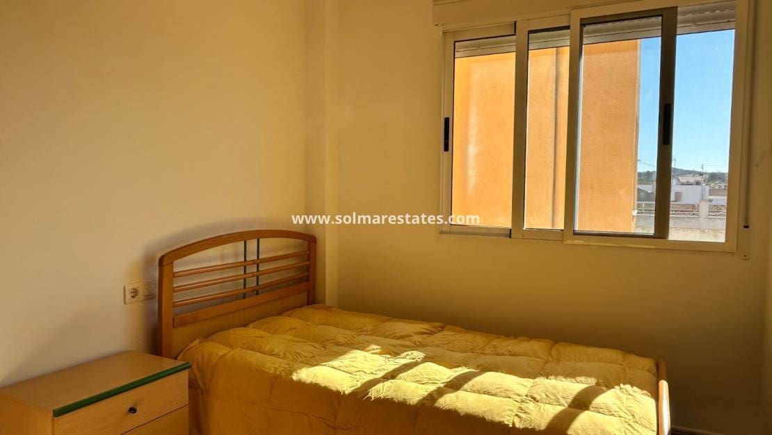 3 slaapkamer Appartement te koop in Jacarilla - € 120.000 (Ref: 9410314)