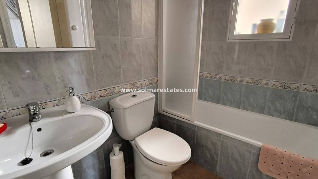 3 makuuhuone Omakotitalo myytävänä paikassa Algorfa mukana uima-altaan - 150 000 € (Ref: 9412659)