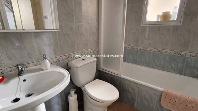 3 makuuhuone Omakotitalo myytävänä paikassa Algorfa mukana uima-altaan - 150 000 € (Ref: 9412659)