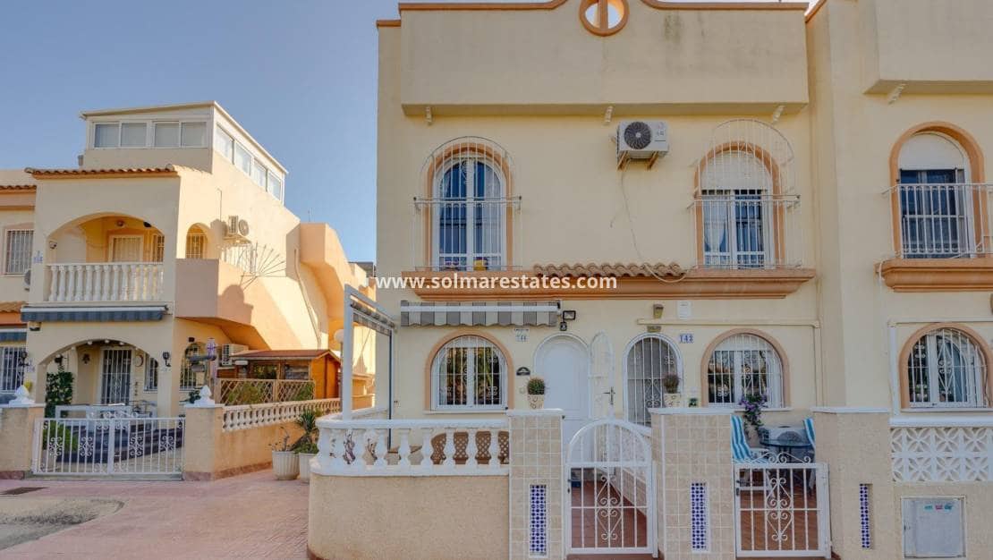 2 soveværelse Byhus til salg i La Florida med swimmingpool - € 145.000 (Ref: 9414593)